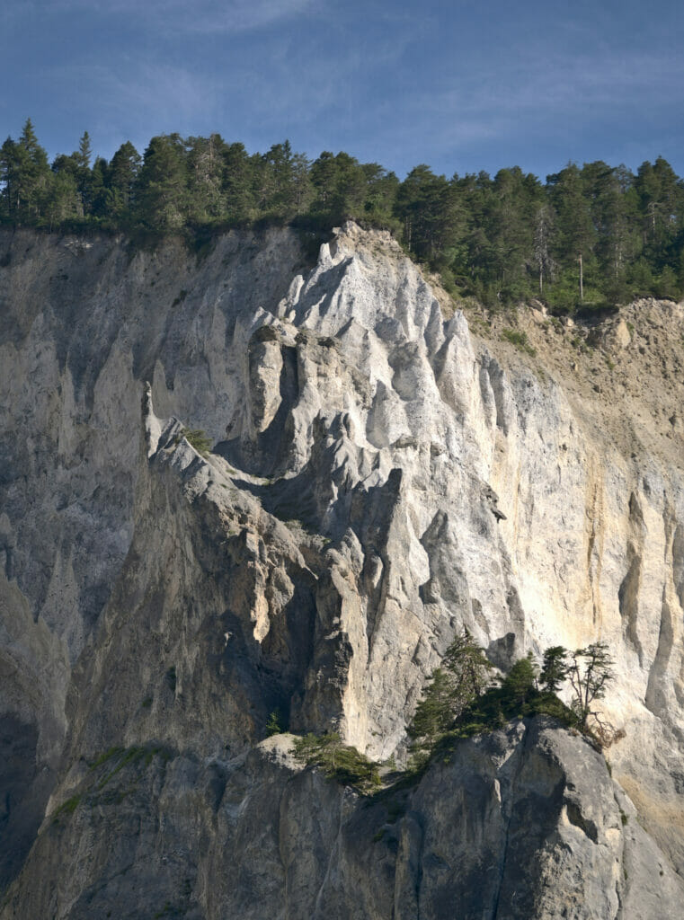 les falaises des gorges du Rhin