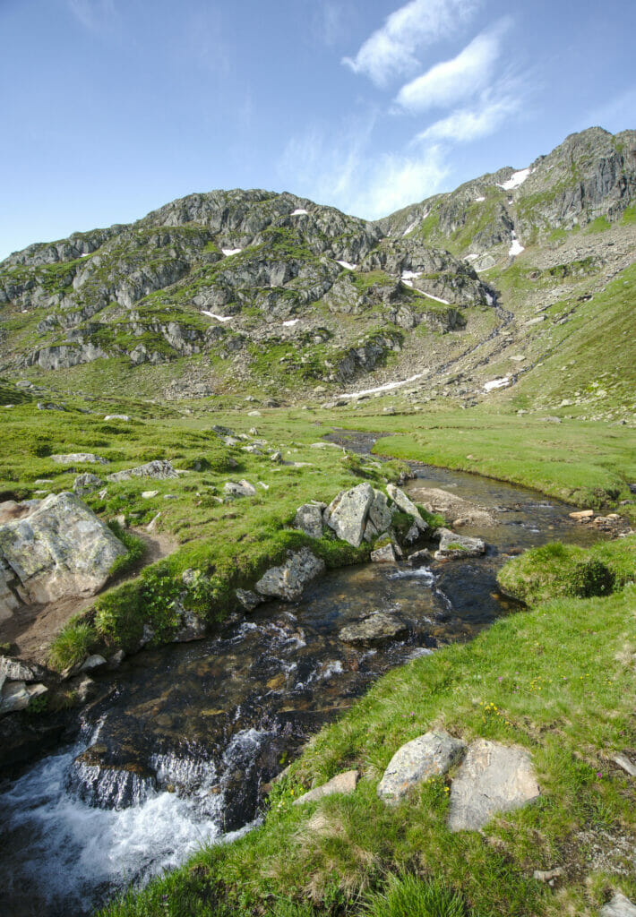 le Rhin qui descend depuis le Tomasee