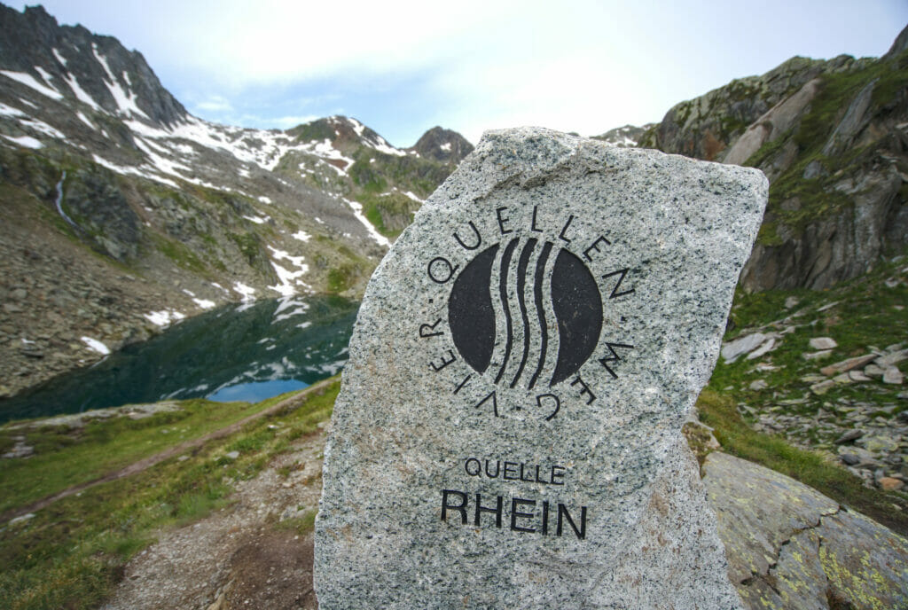 pierre de la source du Rhin