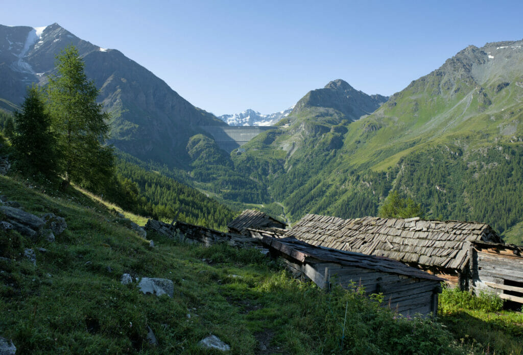 vue sur la Grande Dixence depuis l'alpage de Novelli