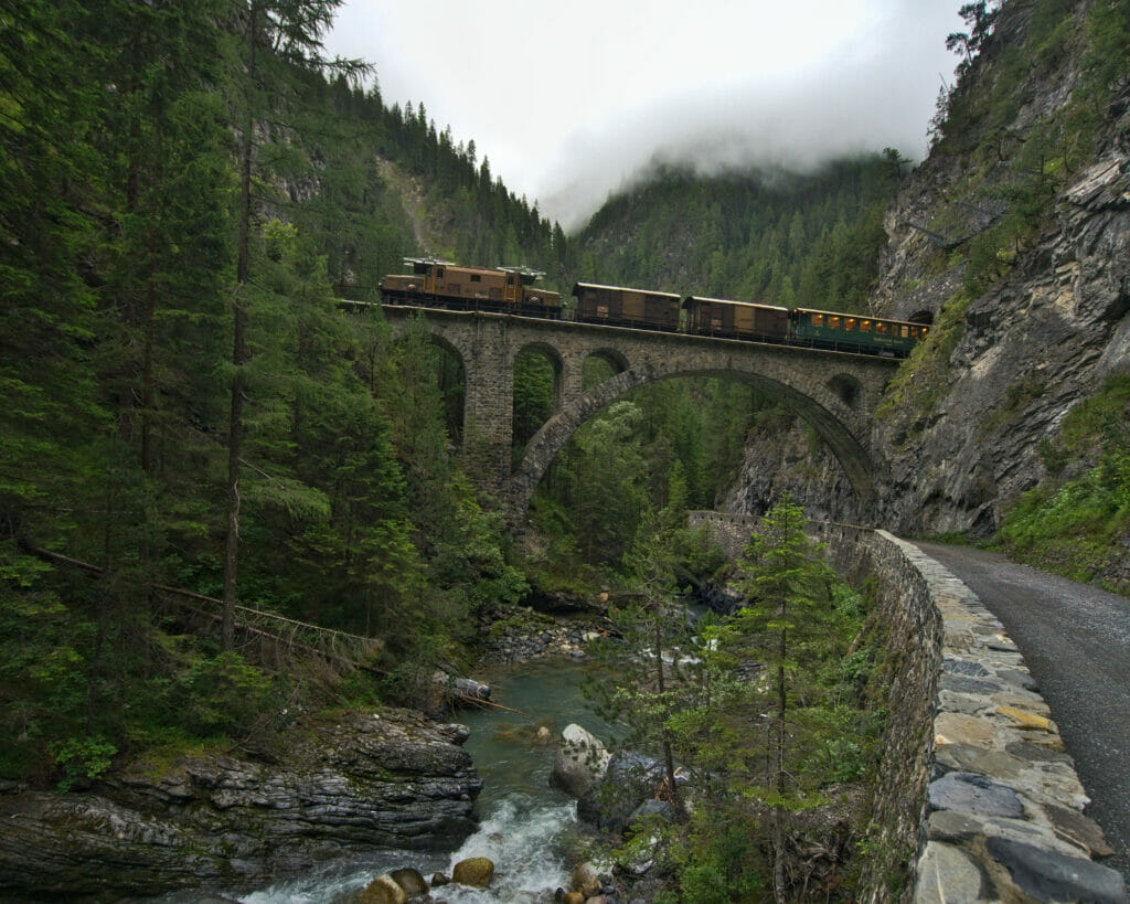 chemins de fer rhétiques