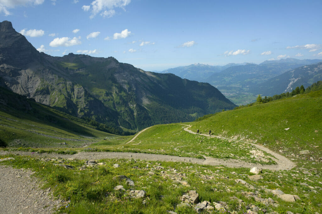 la descente du col du Jorat vers Mex