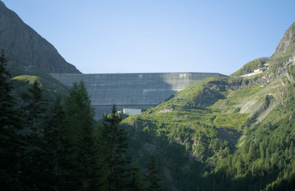 barrage de la Grande Dixence dans le val des Dix