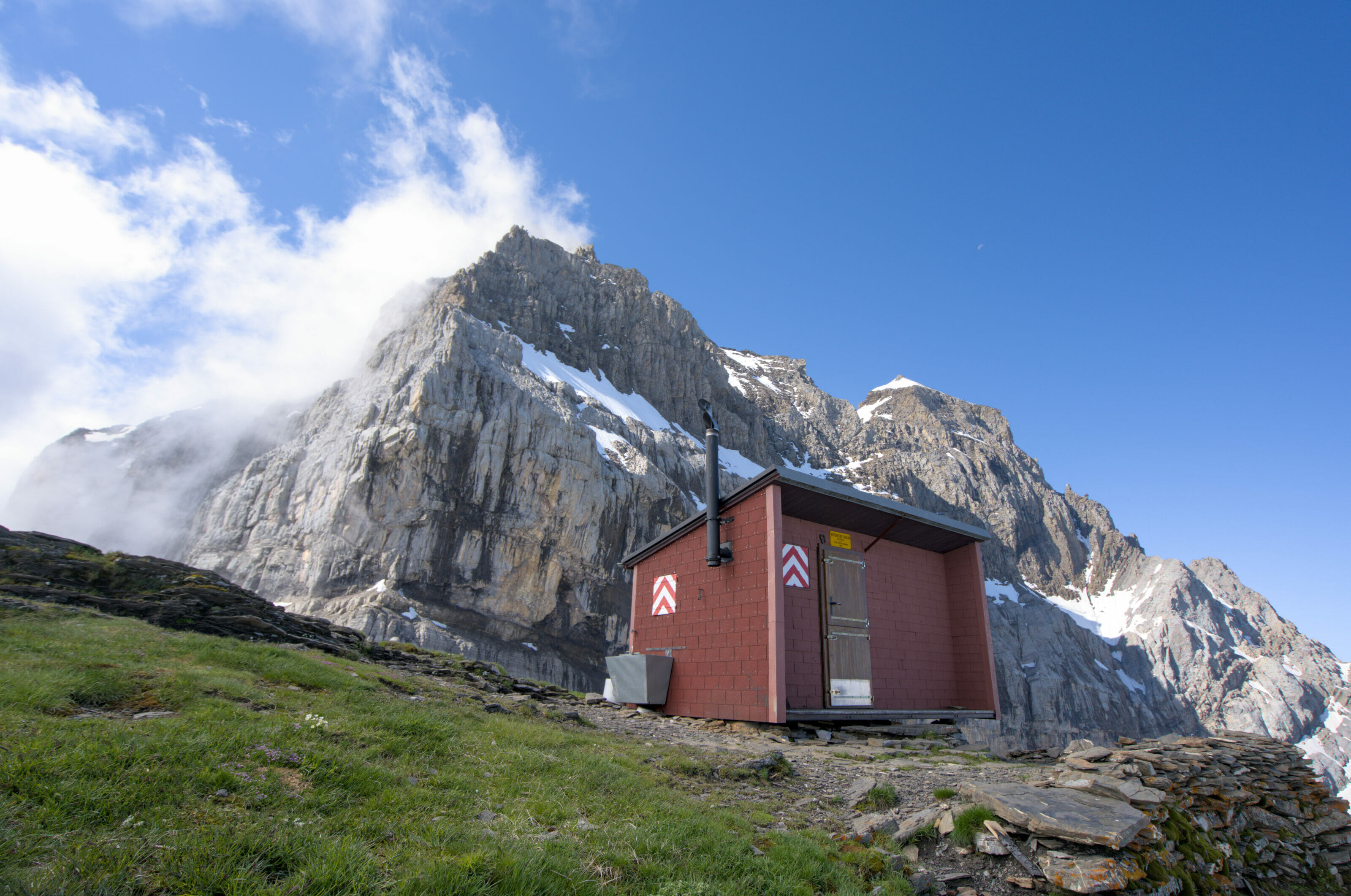 Hiking the Chalin shelter from the Chindonne mountain lodge
