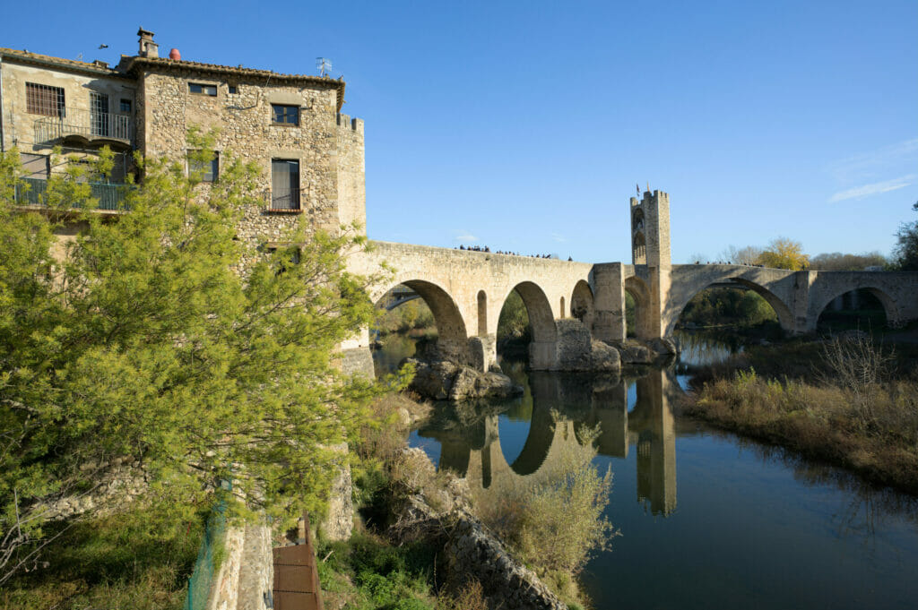 vieux pont besalu