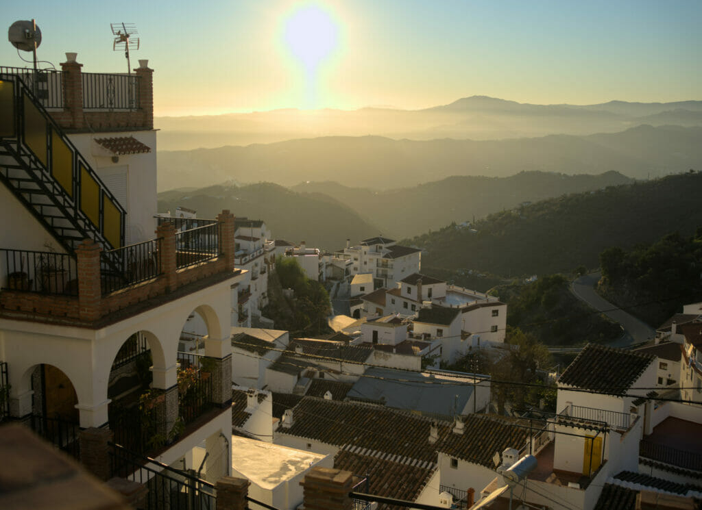 coucher de soleil village blanc canillas