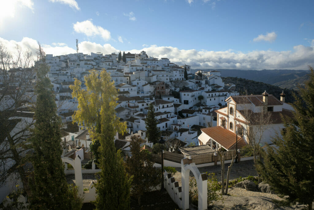 le village de Comares sur sa colline