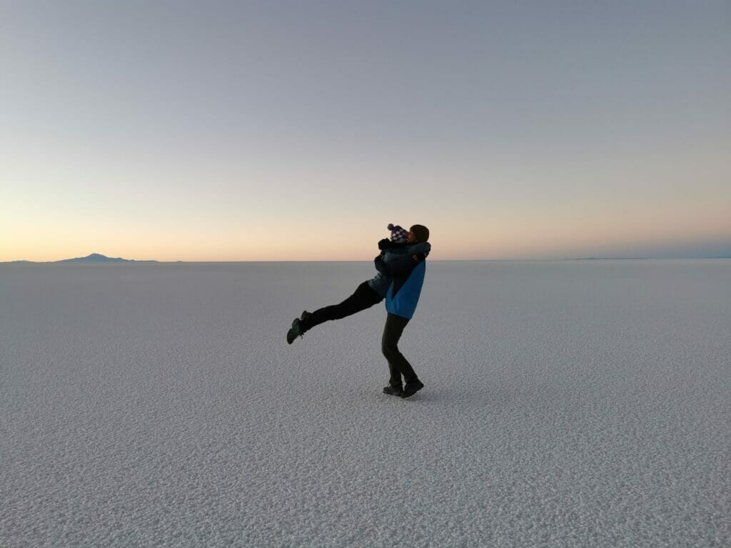 Emilie et Taylor au Salar en tour du monde