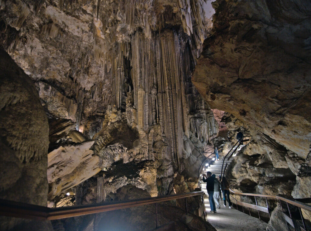 horaire grottes nerja