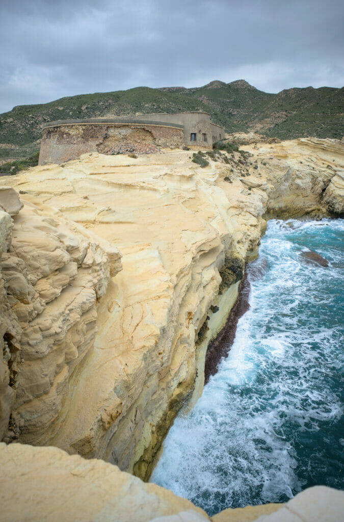 roches jaunes cabo de gata