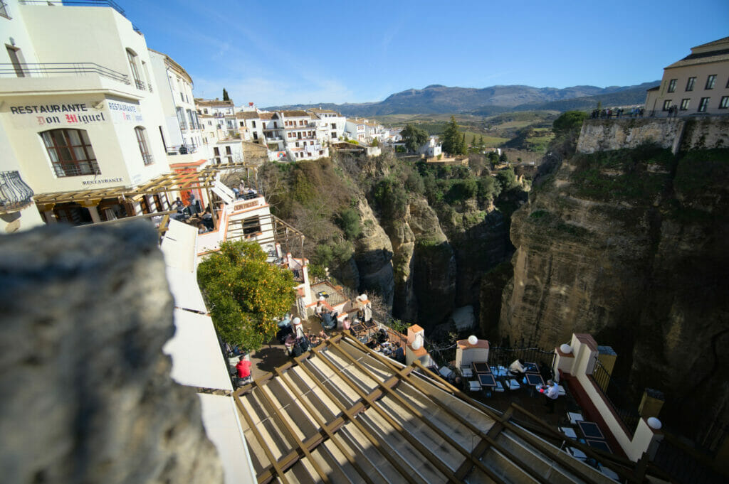 restaurant au bord de el Tajo à Ronda