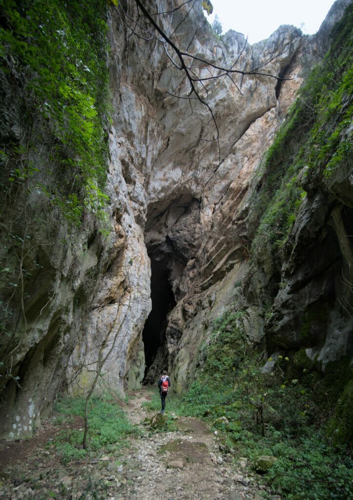entrée grotte hundidero