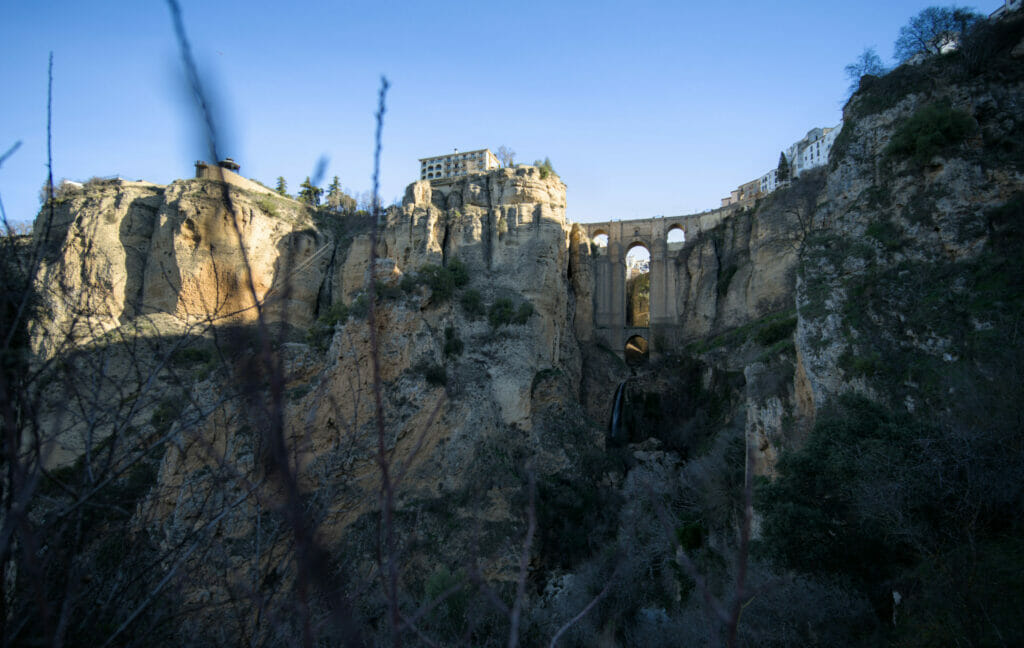 le pont de Ronda depuis le bas de la falaise