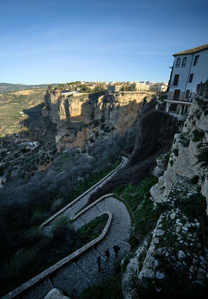 la descente de la falaise de Ronda