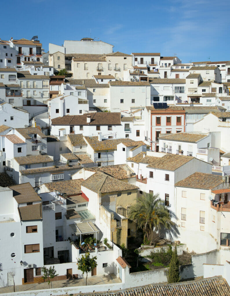 Le village blanc de Setenil de las Bodegas