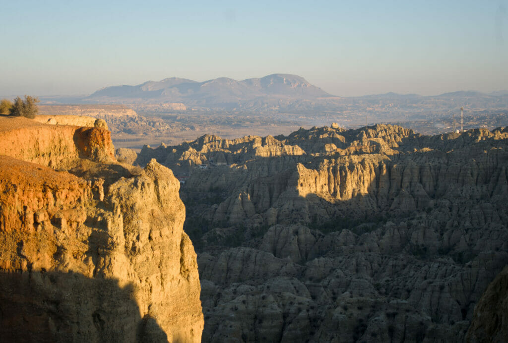 badlands de Purullena au lever du soleil