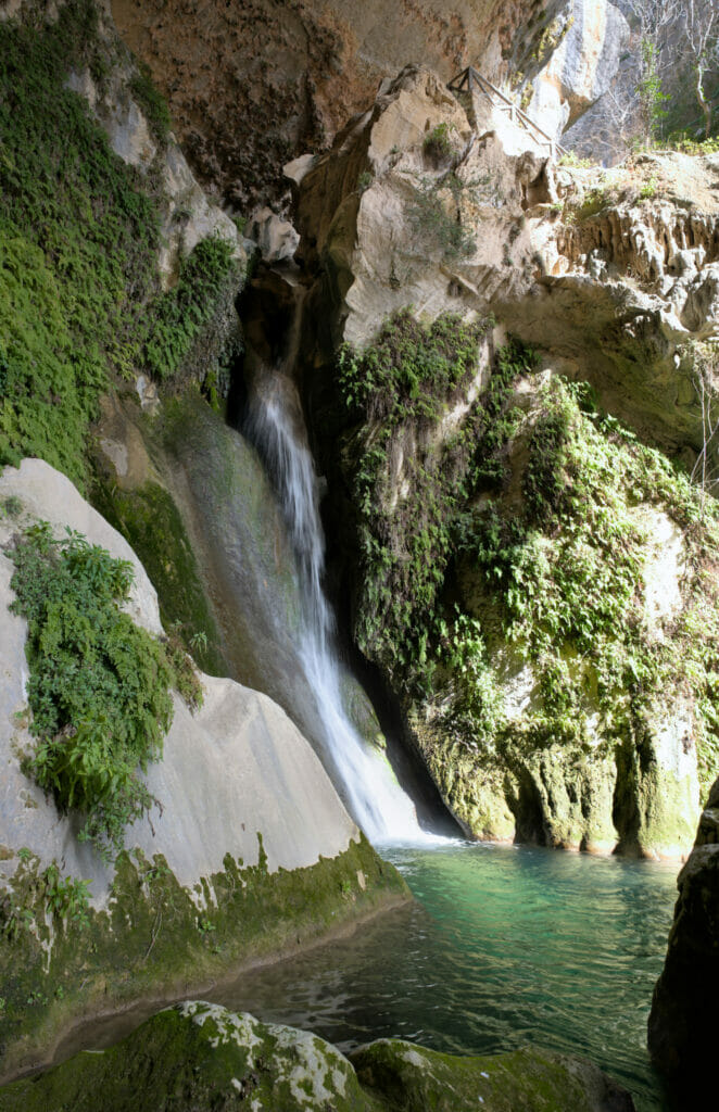 cascade cueva dela agua