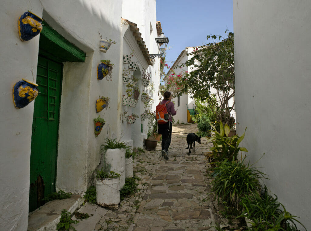 ruelles village blanc