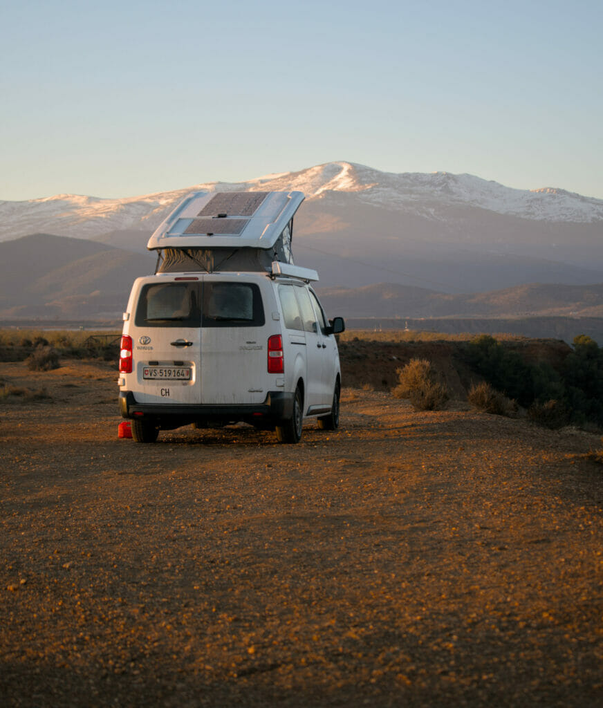 notre van Dahu devant la Sierra Nevada