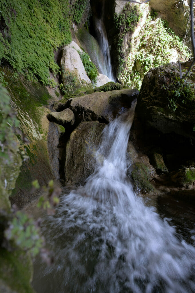 cascade cueva agua