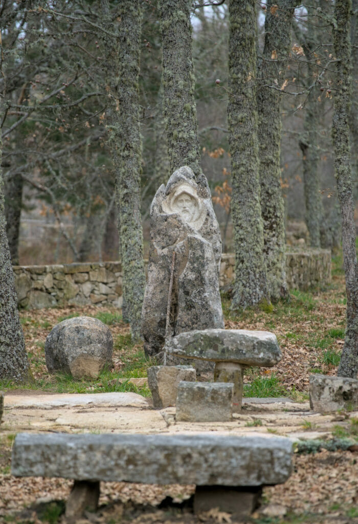 statue sierra de francia