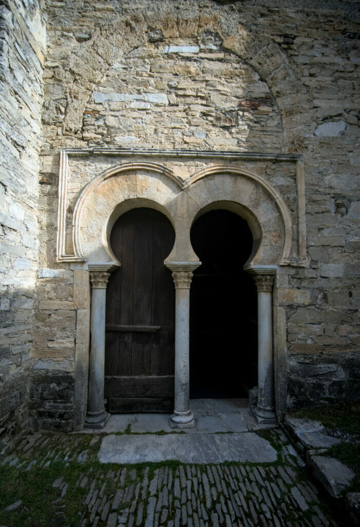 porte église peñalba