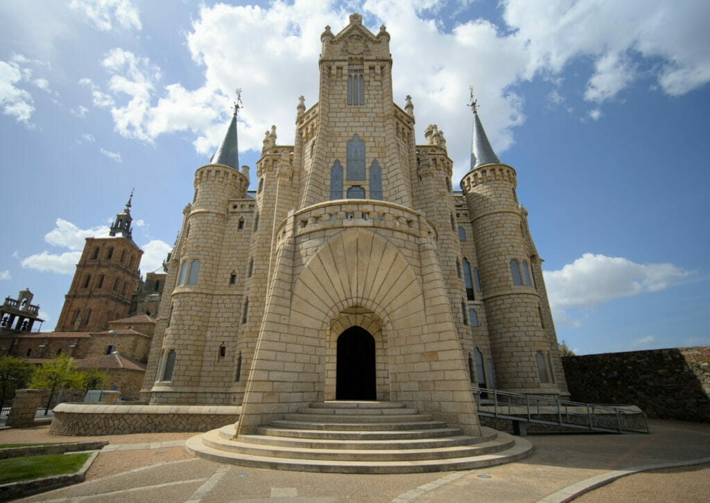palais de Gaudi