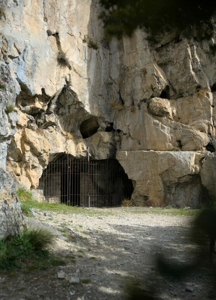 grotte dans le bierzo