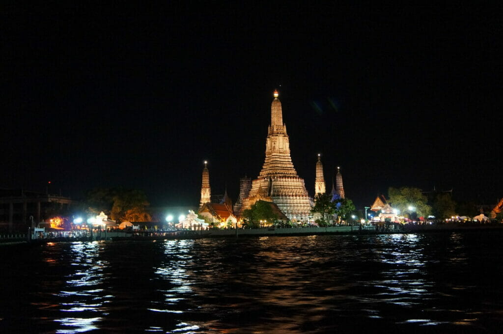 Wat Arun in the night