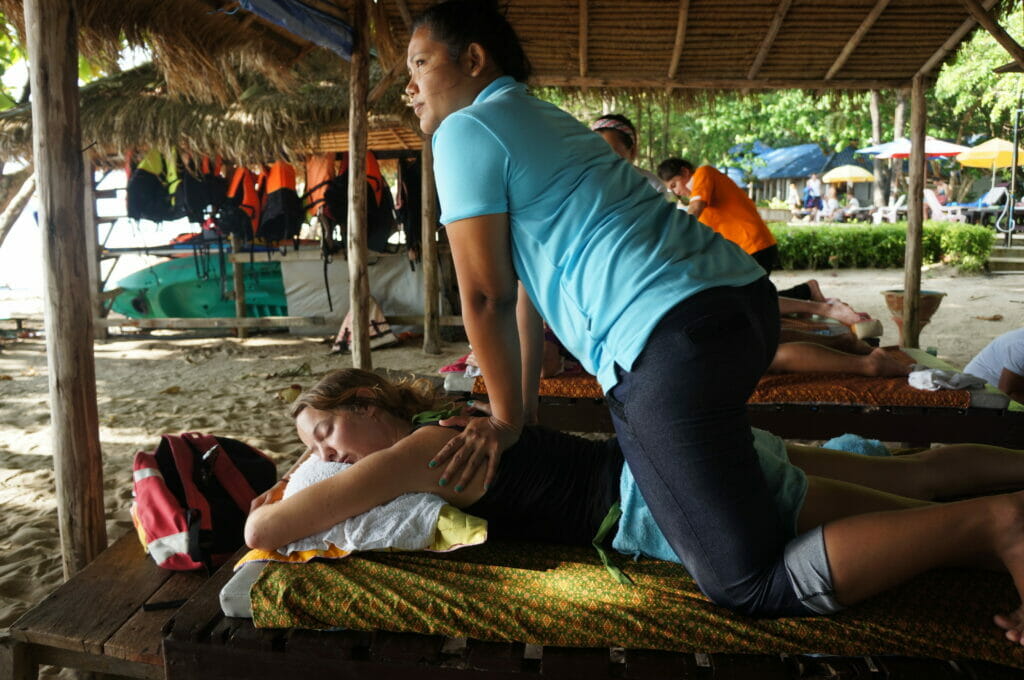 Thai massage ouch ouch
