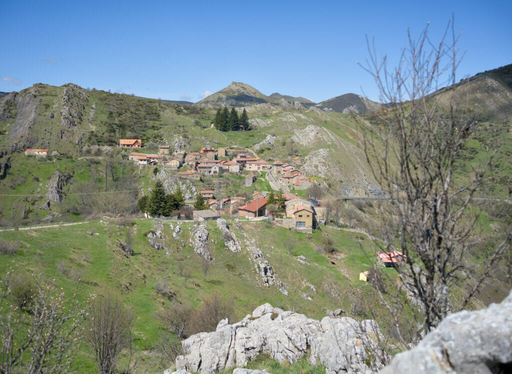 le village de Valporquero de Torio