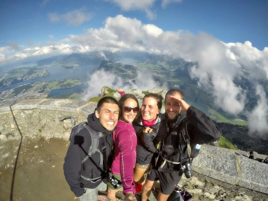 des tourdumondistes au sommet du Pilatus