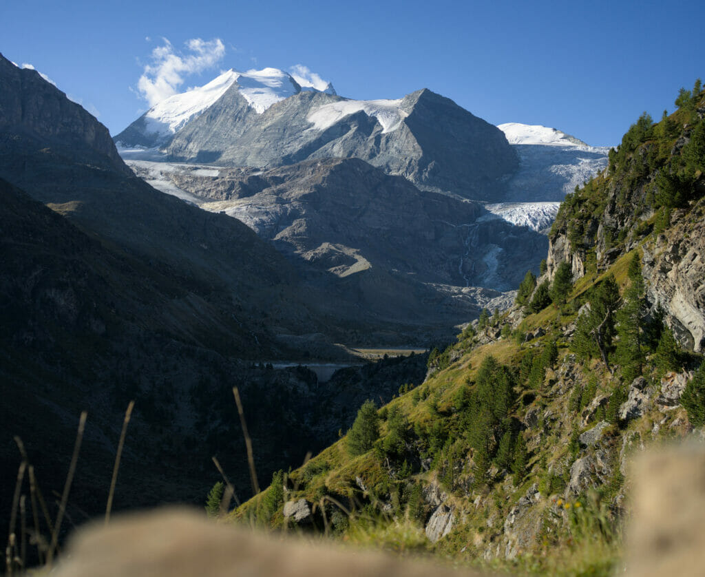 Vue sur le Bishorn, le weisshorn et le glacier de Tourtemagne