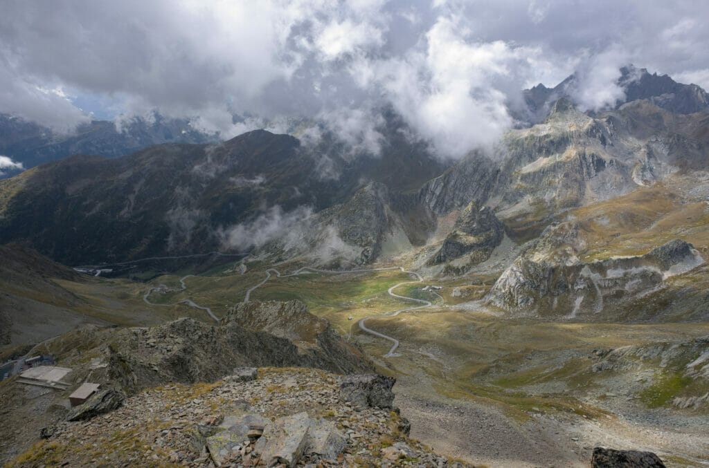 vue sur le col du Saint-Bernard depuis la Grande Chenalette