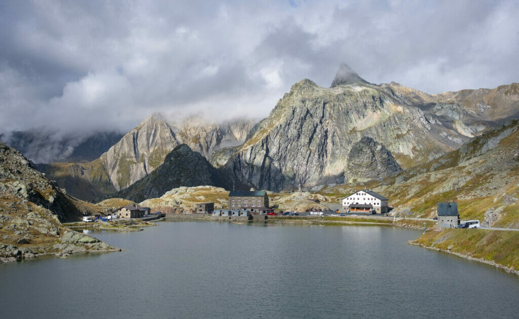 lac au col du gd st bernard