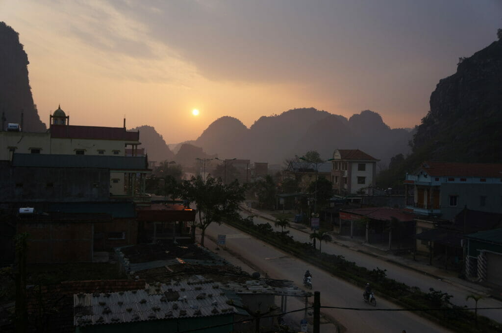 coucher de soleil à Phong Nha, Vietnam