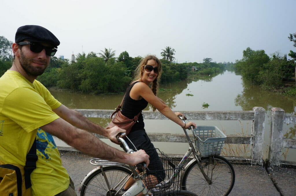 à vélo dans delta du mékong