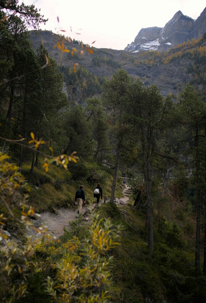 montée au lac de Oeschinen à pieds