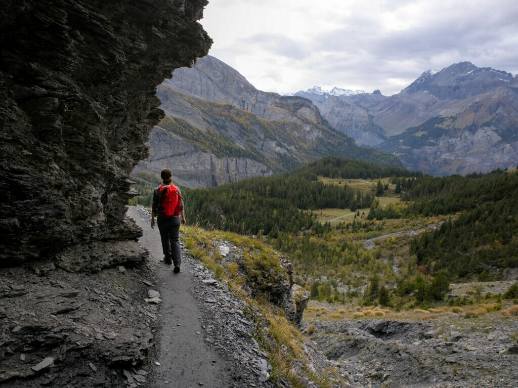 montée au dessus du lac d'Oeschinen