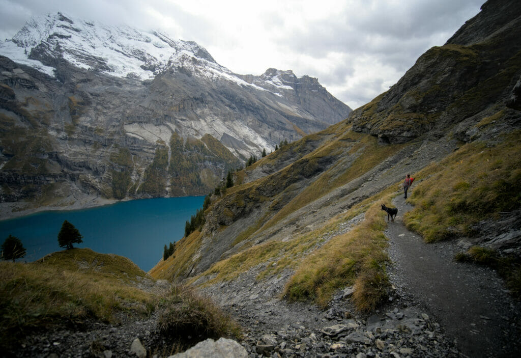 magnifique panoramas sur le chemin du Haut à Oeschinen