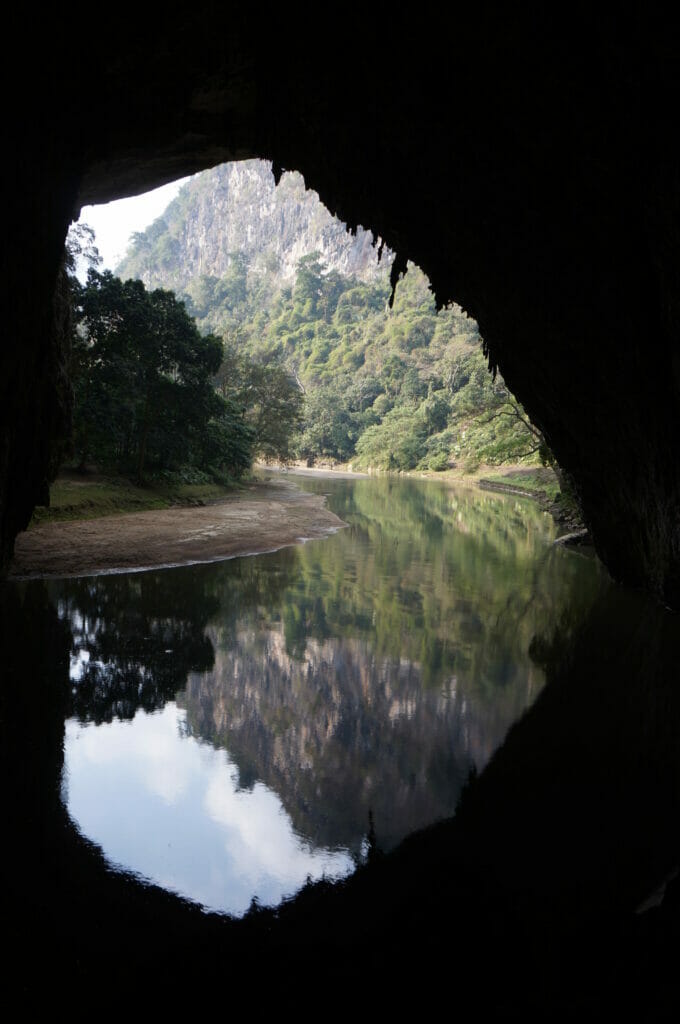 grotte à Ba Be