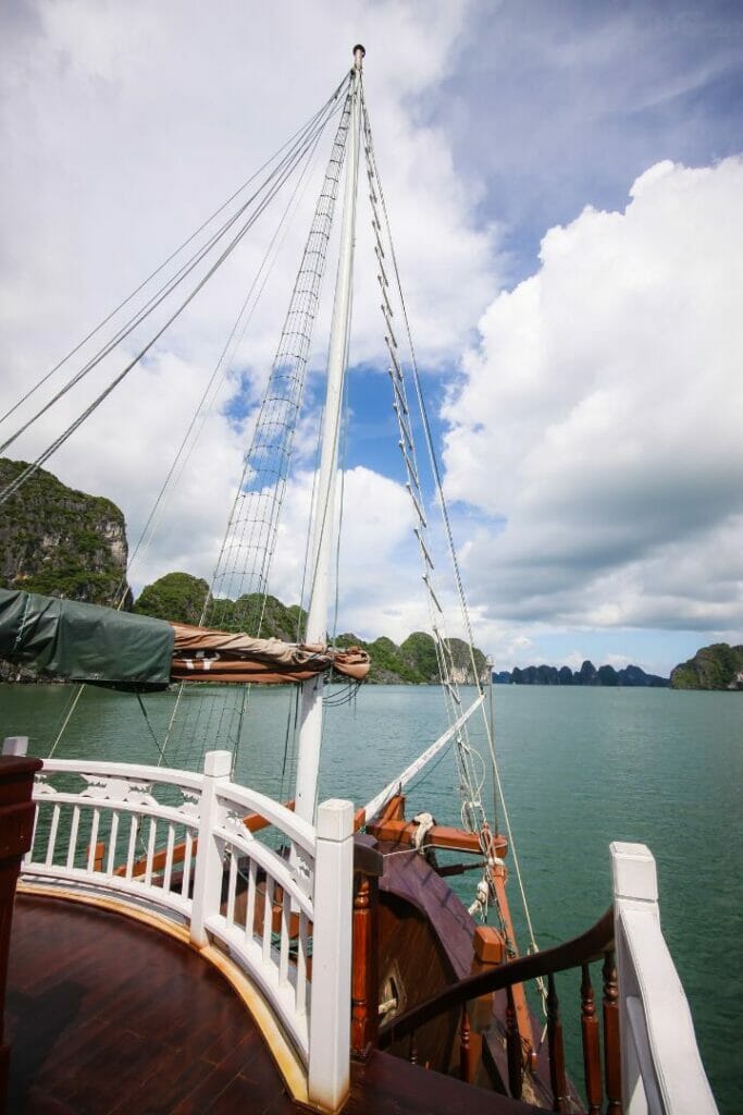 croisière dans la baie d'Halong