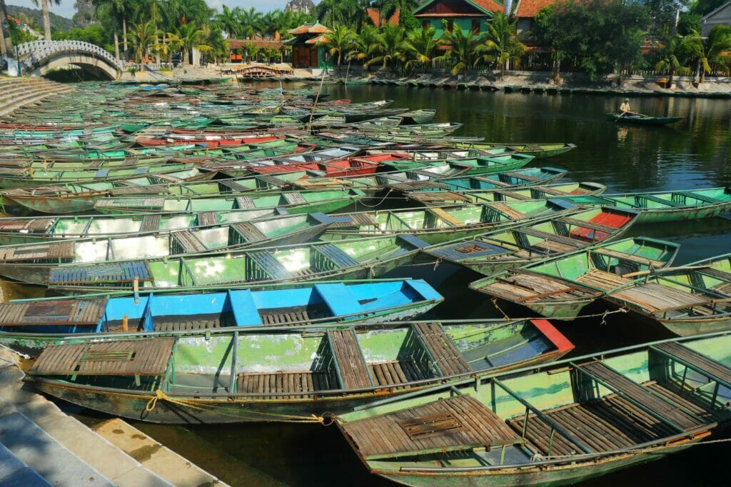 boats in Tam Coc