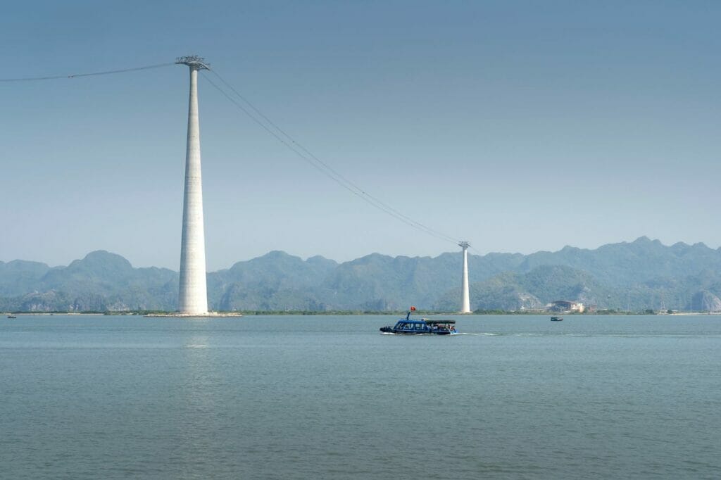 le téléphérique jusque l'île de Cat Ba au Vietnam