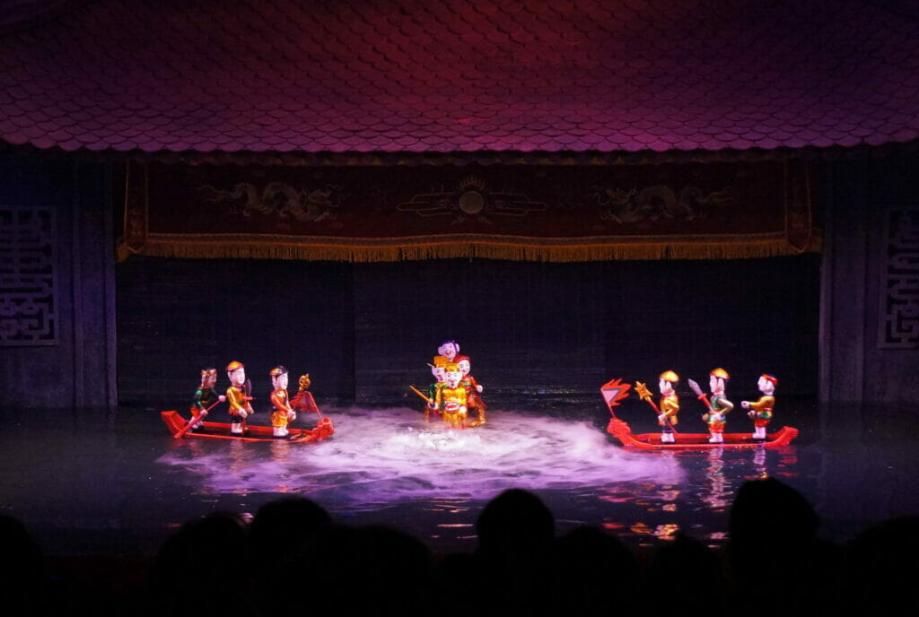 spectacle des marionnettes sur l'eau à Thang Long