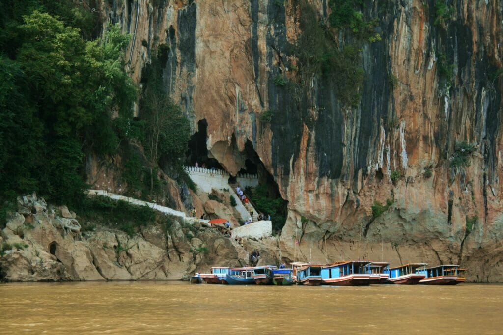 Pak Ou caves, Laos