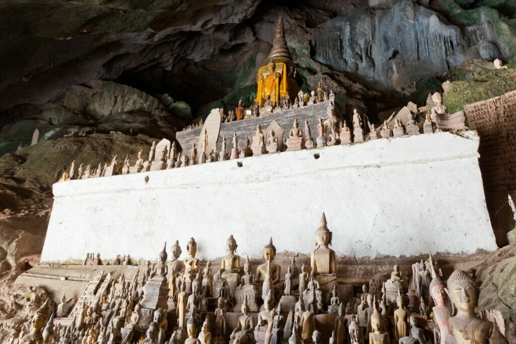 les grottes Pak Ou au Laos