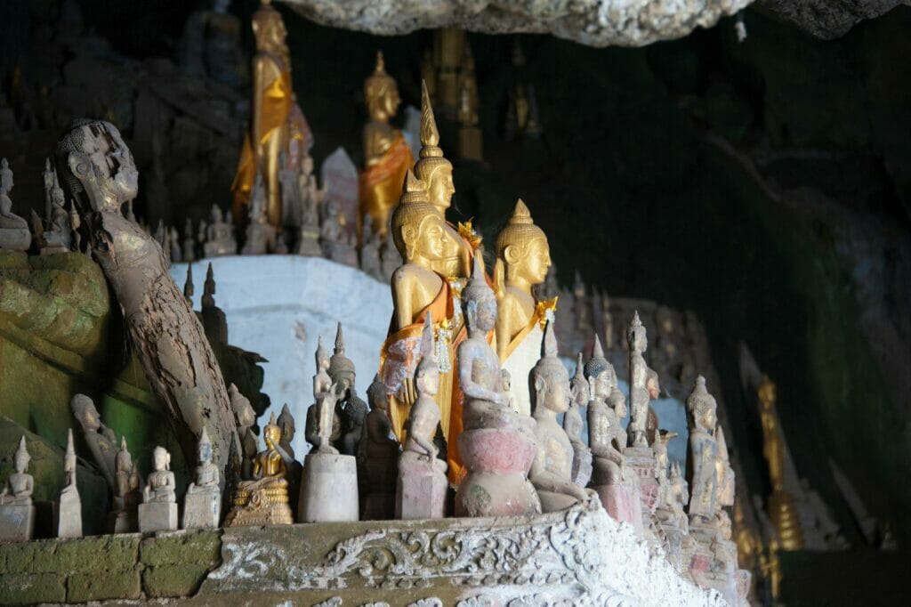 les grottes Pak Ou au Laos