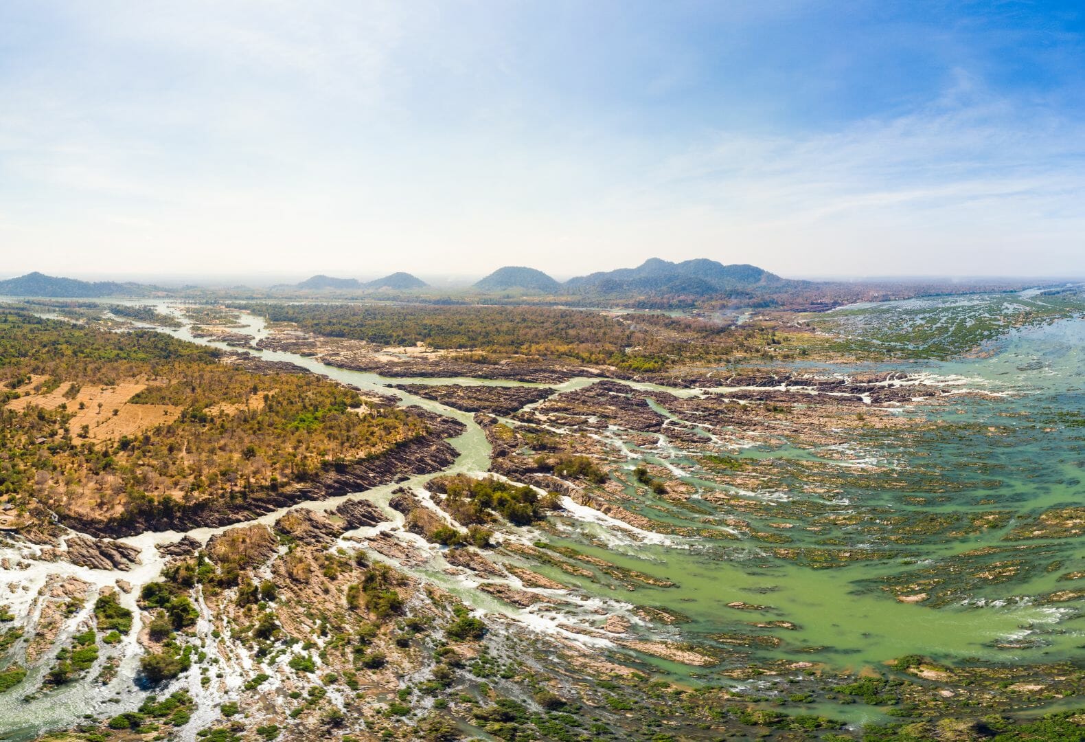 vue aérienne des 4000 îles au Laos