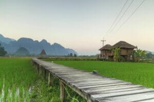 un pont à Vang Vieng